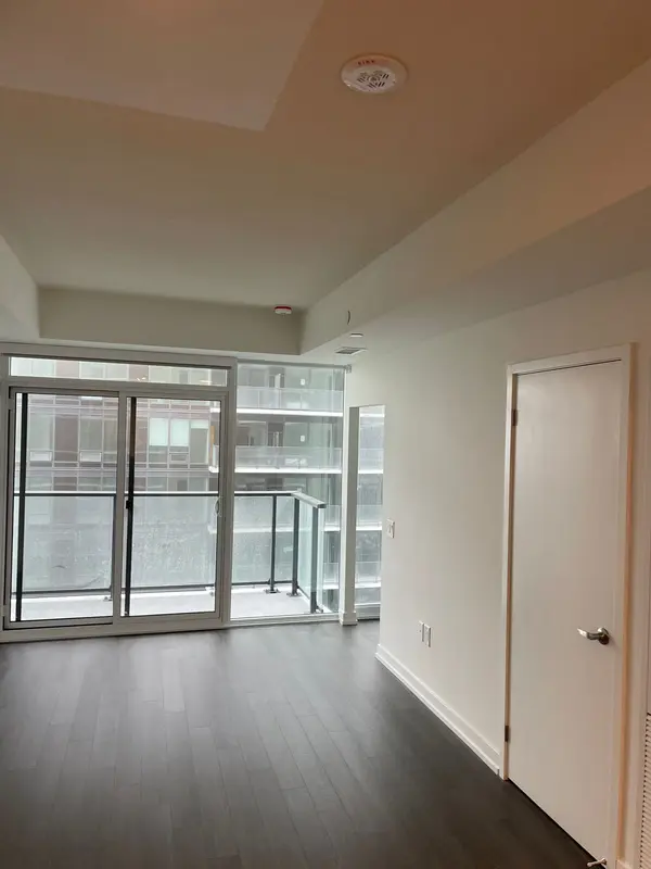 4010 Eglinton AVE W #2216, Toronto W09, ON M9A 0G5