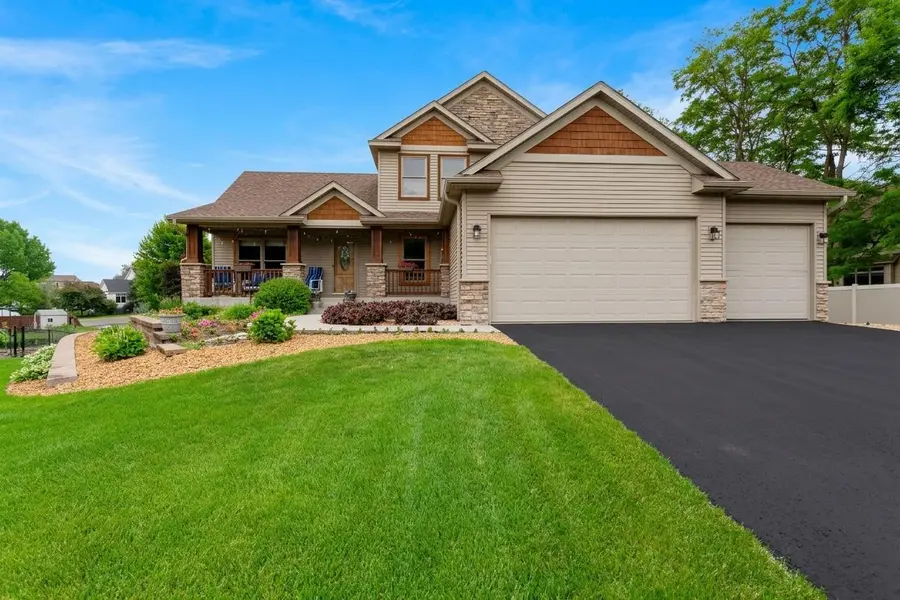 600 Topaz LN, Hudson, WI 54016