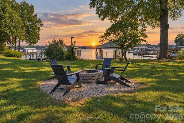 4954 Moonlite Bay DR, Sherrills Ford, NC 28673
