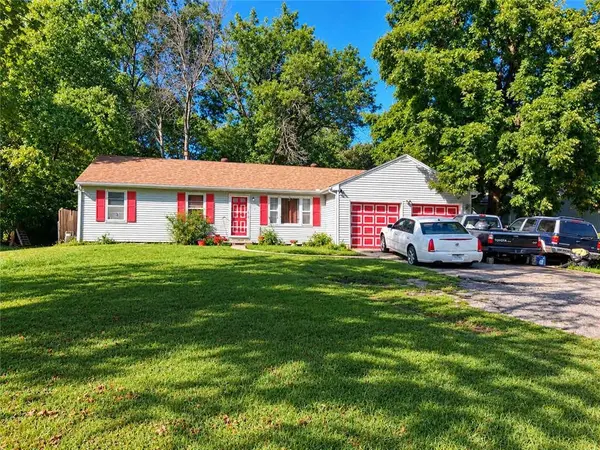 5904 E 84th ST, Kansas City, MO 64138