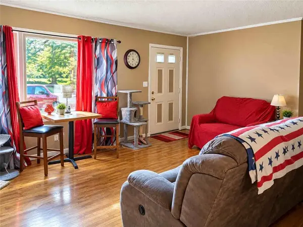 5904 E 84th ST, Kansas City, MO 64138