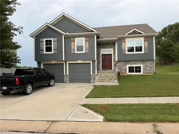 17904 Sunset DR, Weston, MO 64098