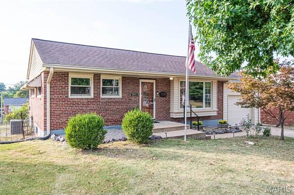 7045 Parkwood ST, St Louis, MO 63116