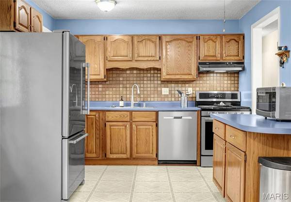 6205 Brogan Dale CIR, St Louis, MO 63128