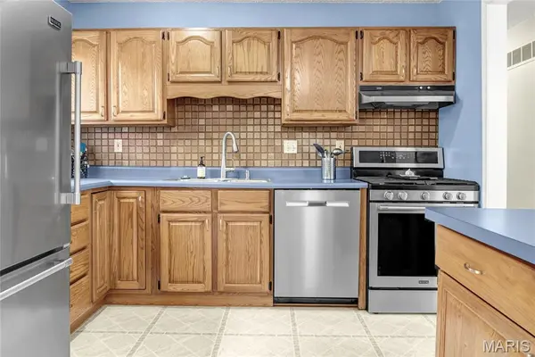 6205 Brogan Dale CIR, St Louis, MO 63128