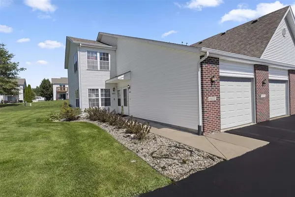 6422 Oak Crest LN #6422, Loves Park, IL 61111