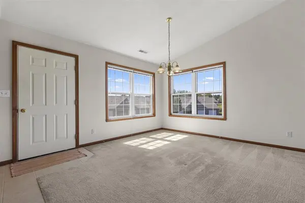 6422 Oak Crest LN #6422, Loves Park, IL 61111