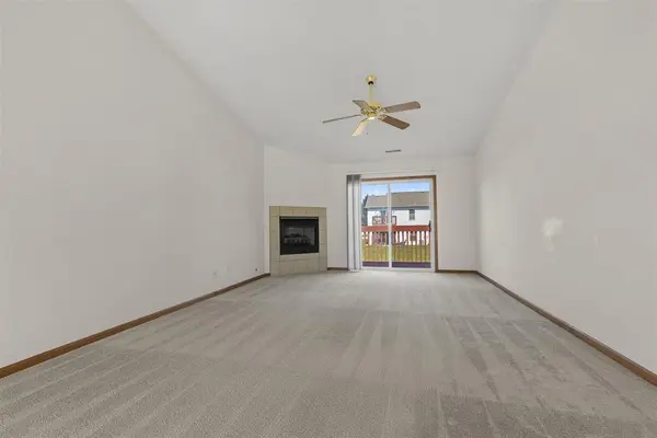 6422 Oak Crest LN #6422, Loves Park, IL 61111