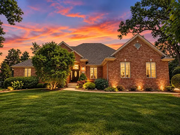 9771 Rambling Rose LN, St. John, IN 46373