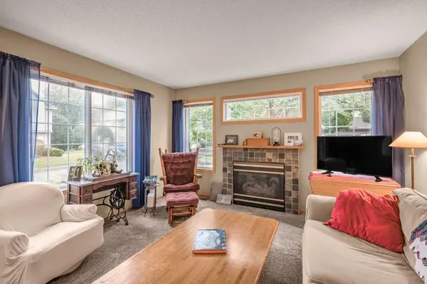 1056 Lovell AVE W, Roseville, MN 55113