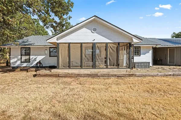 21201 Montgomery DR, Mcloud, OK 74851