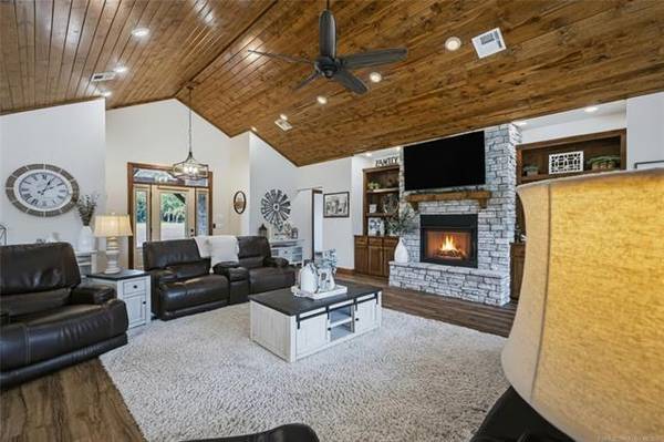 3597 Half Bank RD, Atoka, OK 74525