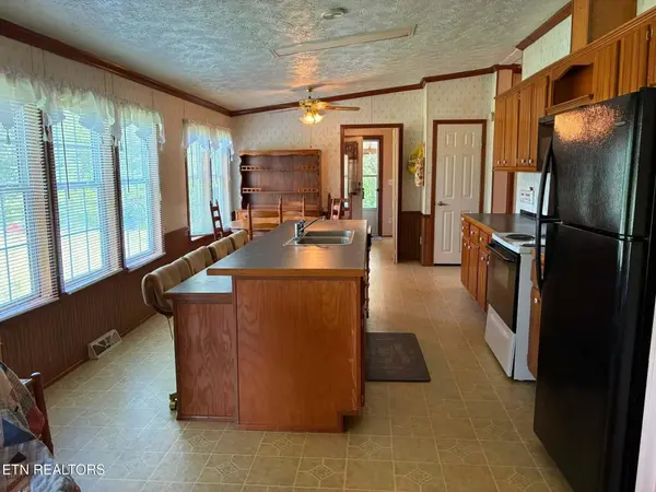 141 County Road 623, Etowah, TN 37331