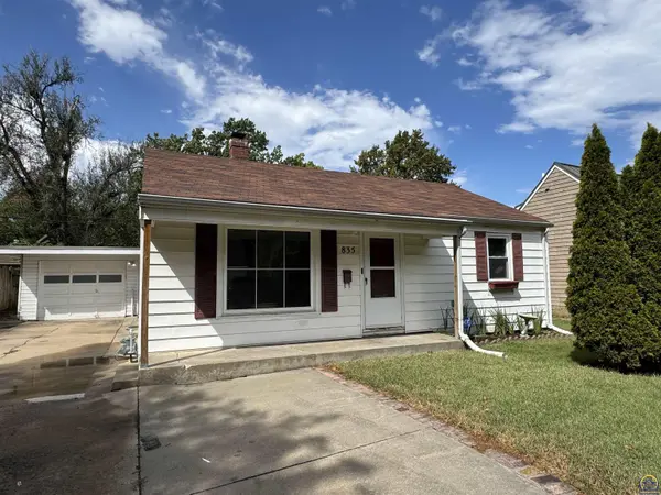 835 SW Anderson TER, Topeka, KS 66606