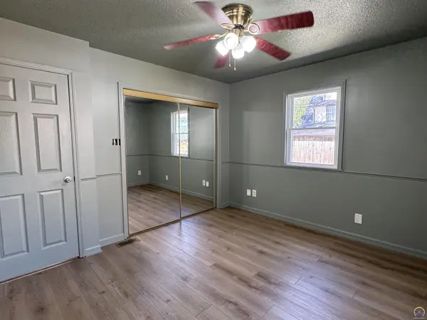 835 SW Anderson TER, Topeka, KS 66606