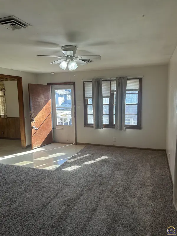 1321 SW Wayne AVE, Topeka, KS 66604