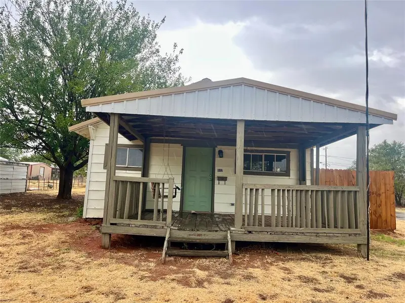 802 N 7th ST, Sayre, OK 73662