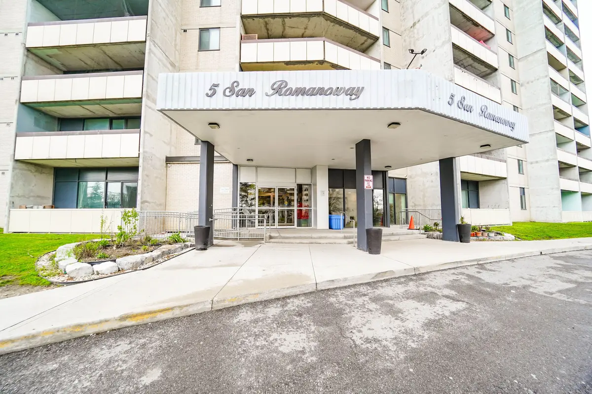 5 San Romano WAY #705, Toronto W05, ON M3N 2Y4