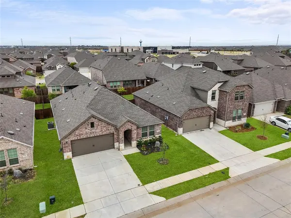 9805 Quail Pointe Road, Aubrey, TX 76227