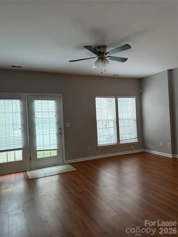 7037 Flying Scotsman DR, Charlotte, NC 28213