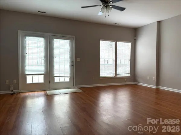 7037 Flying Scotsman DR, Charlotte, NC 28213