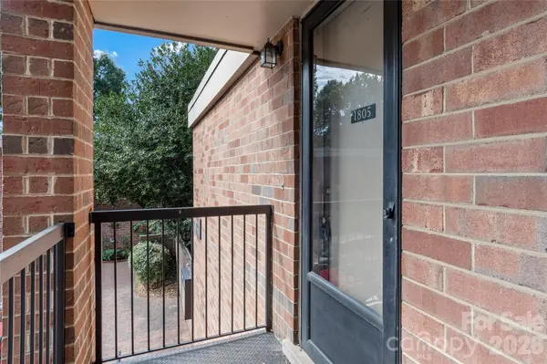 1805 S Hawthorne RD, Winston Salem, NC 27103