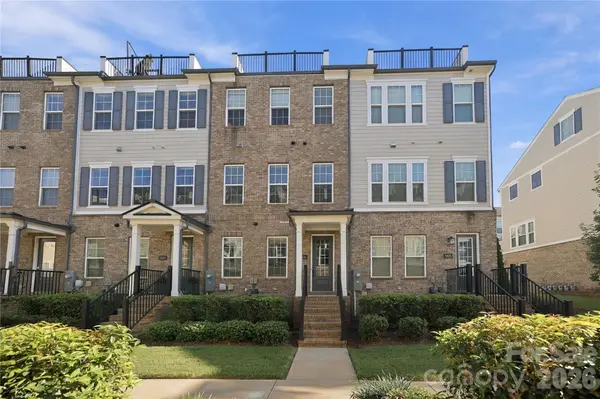 5026 Harrowsmith LN, Charlotte, NC 28204