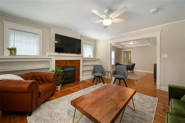 3241 Gillham RD, Kansas City, MO 64109