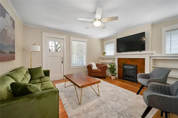 3241 Gillham RD, Kansas City, MO 64109