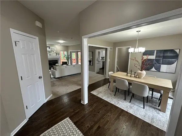 2405 SW Stone Bridge CIR, Lee's Summit, MO 64082