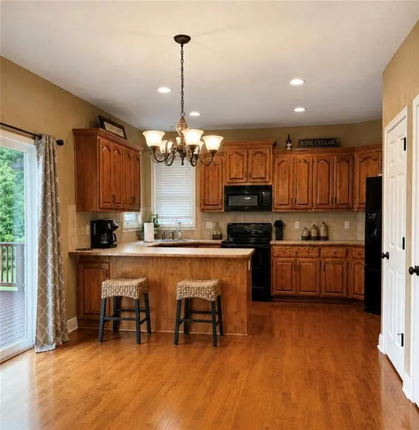 8604 NE 99th ST, Kansas City, MO 64157