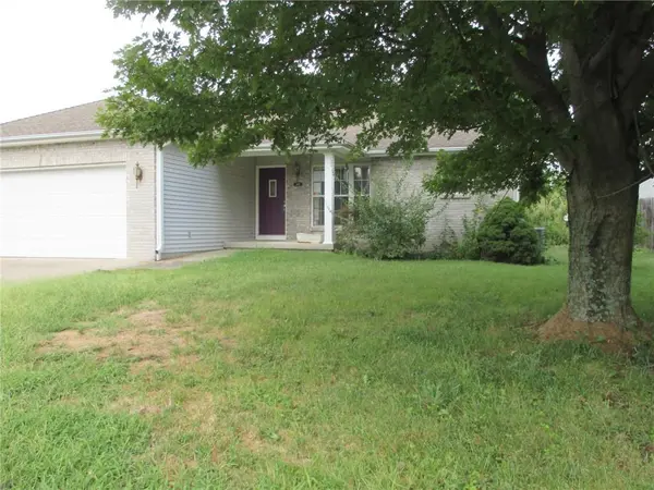 302 Katy CIR, Sedalia, MO 65301