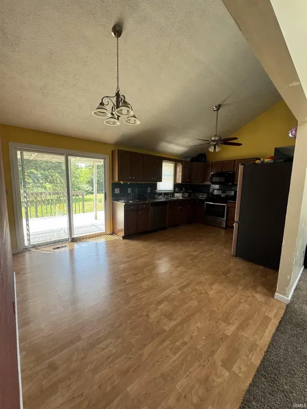 24320 Lynn DR, Elkhart, IN 46517