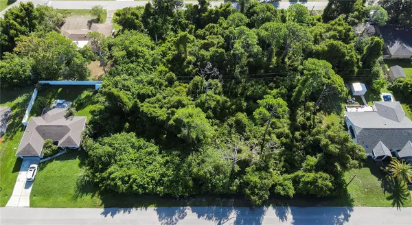 2458 WOODYGLEN ST, Port Charlotte, FL 33948