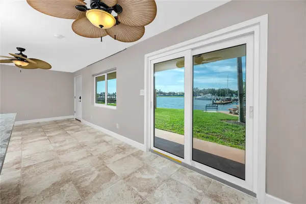 10379 PARADISE BLVD #35, Treasure Island, FL 33706