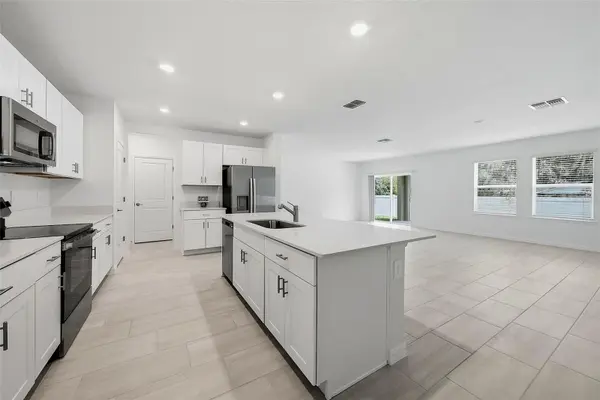 9820 FEASTER DR, Wesley Chapel, FL 33545