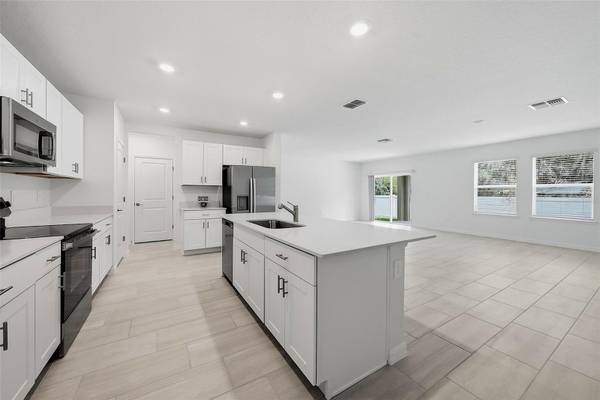 9820 FEASTER DR, Wesley Chapel, FL 33545