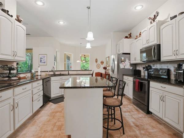 8333 ALLEN DR, Weeki Wachee, FL 34613