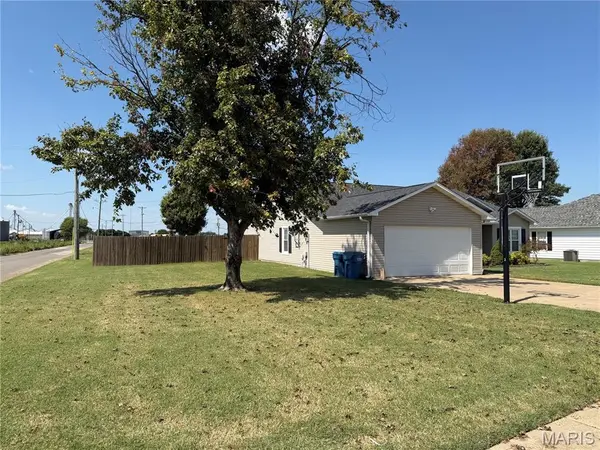 1102 Sequoyah AVE, New Madrid, MO 63869