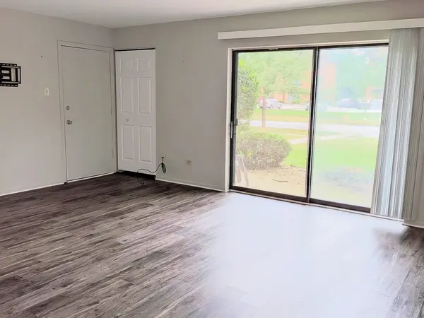 9817 Treetop DR #1A, Orland Park, IL 60462