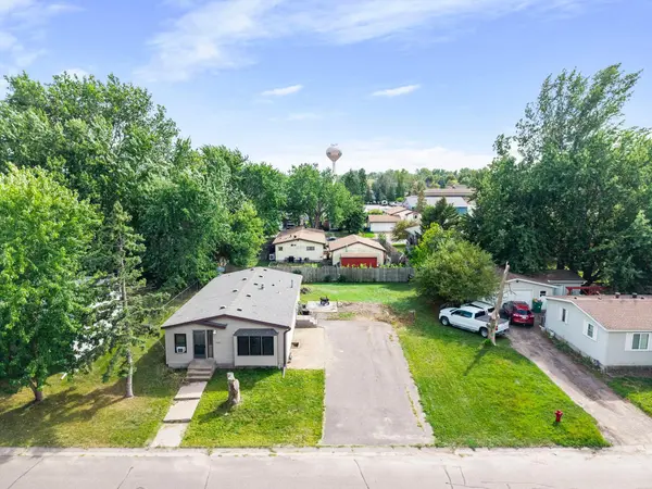 1989 Cardinal DR, Centerville, MN 55038