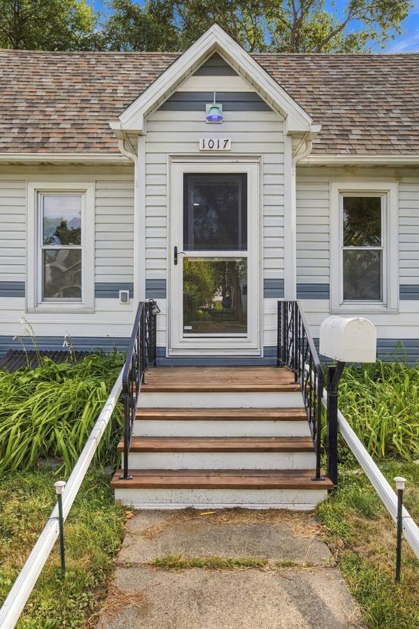 1017 3rd AVE N, Moorhead, MN 56560