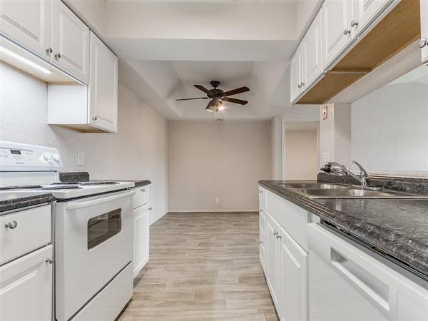 11413 Springhollow RD #707, Oklahoma City, OK 73120