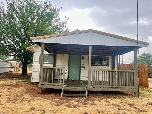 802 N 7th ST, Sayre, OK 73662