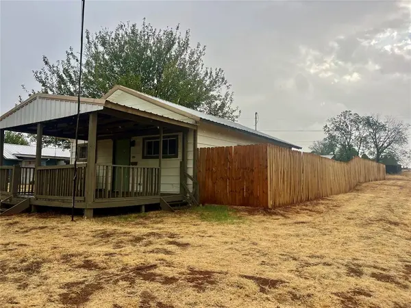 802 N 7th ST, Sayre, OK 73662