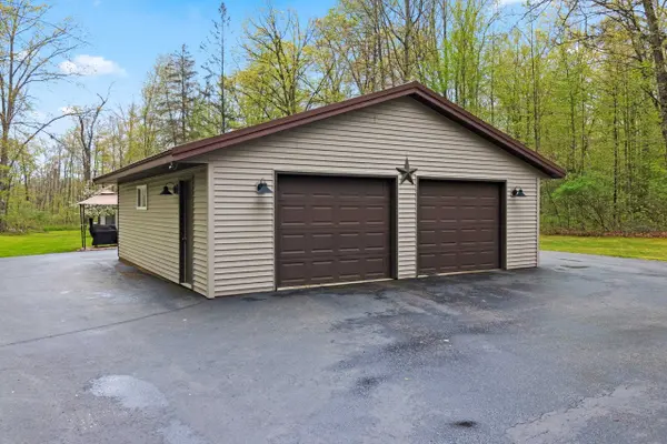 N6828 SPRINGBROOK RD, Cecil, WI 54111
