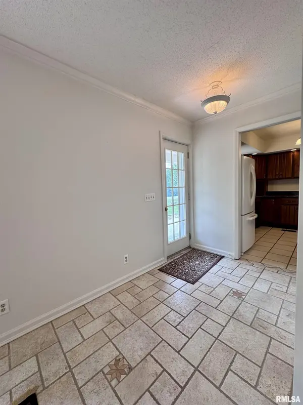 12740 N 1050th RD, Macomb, IL 61455