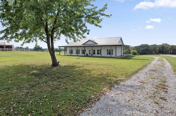 1195 Highway 52 #E, Portland, TN 37148