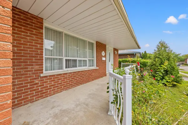 112 Kingswood DR, Brampton, ON L6V 2W3
