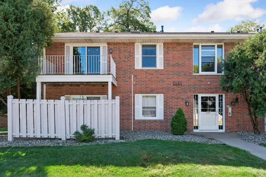 6347 Alderwood CIR #B, Woodbury, MN 55125